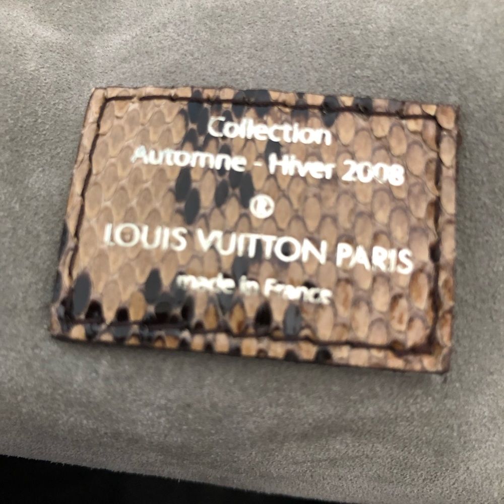 Louis Vuitton Limited Edition Jade Monogram Embossed Suede Whisper GM Bag - Picture 7 of 14